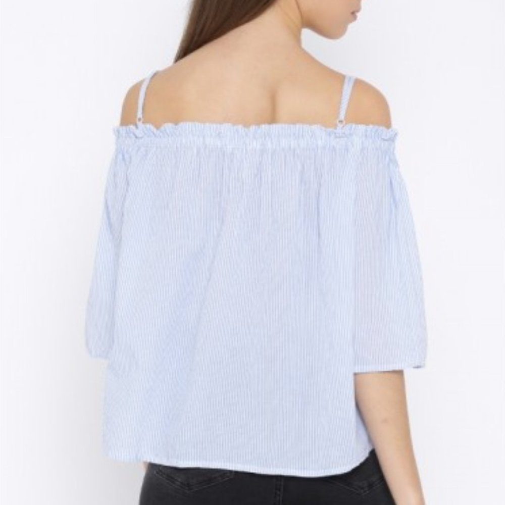 FOREVER 21 STRIPED BLUE & WHITE COLD SHOULDER TOP